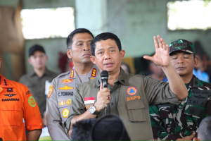 Kepala BNPB Letjen TNI. Suharyanto Bertemu Dengan Korban Terdampak
