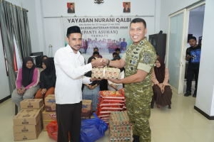 Komando Gabungan Wilayah Pertahanan (Kogabwilhan) III Berbagi Bersama Warga