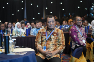 Kepala Baperida Dampnggi Sekda Halteng Hadiri Acara Rakornas Keuangan Daerah