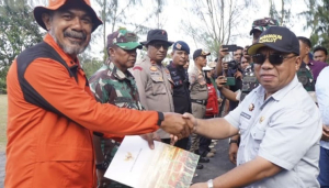 Bupati Piet Hein Babua Sambut Tim Kemanusiaan, Tegaskan Komitmen Pemkab Halut Tangani Pascabencana