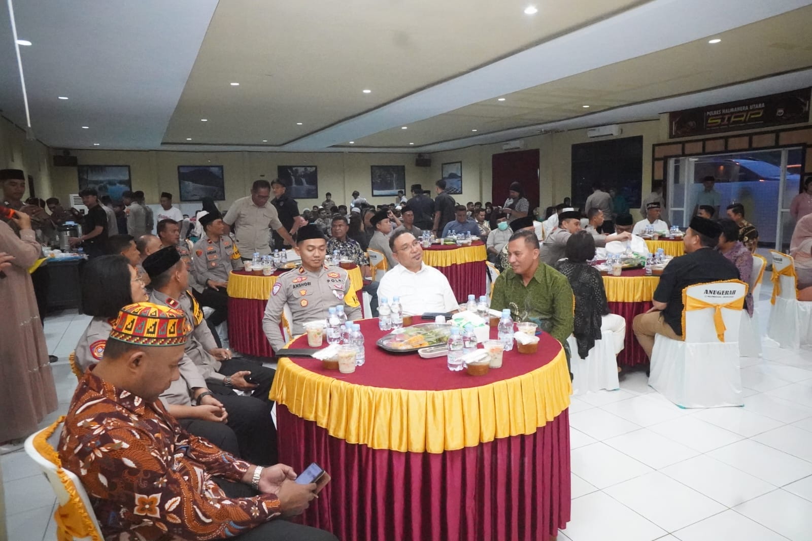 Wabup Halut Hadiri Buka Puasa Bersama Keluarga Besar Polres Halmahera Utara