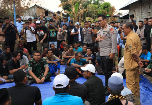 Sentuhan Humanis Waris Agono, Konflik Dua Desa di Halmahera Tengah Berujung Damai